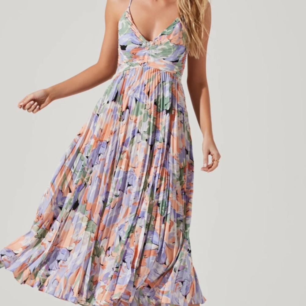 Astr the Label Blythe Floral Plisse Midi Dress